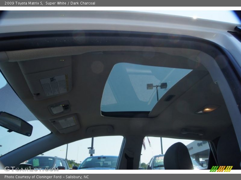 Sunroof of 2009 Matrix S