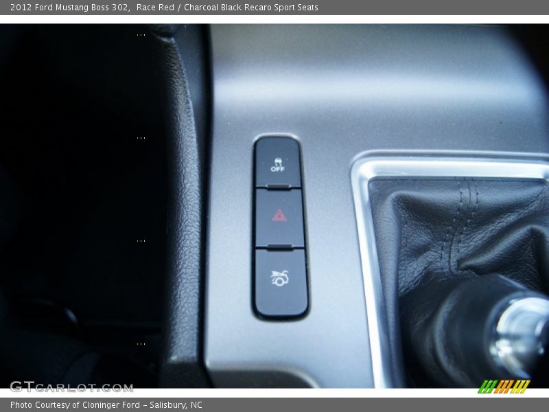 Controls of 2012 Mustang Boss 302