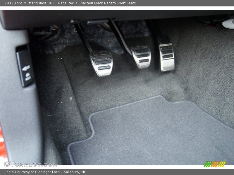 Controls of 2012 Mustang Boss 302