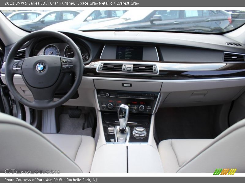 Dashboard of 2011 5 Series 535i Gran Turismo