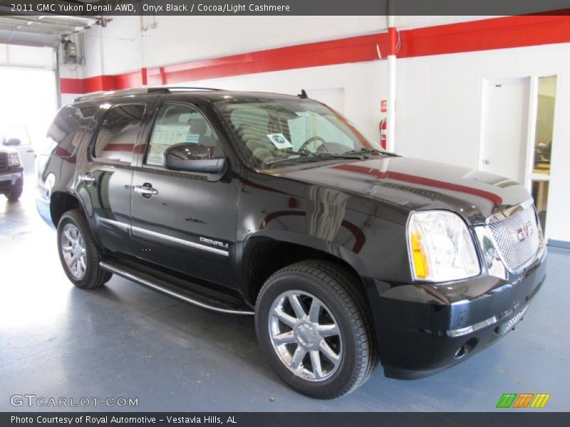 Onyx Black / Cocoa/Light Cashmere 2011 GMC Yukon Denali AWD