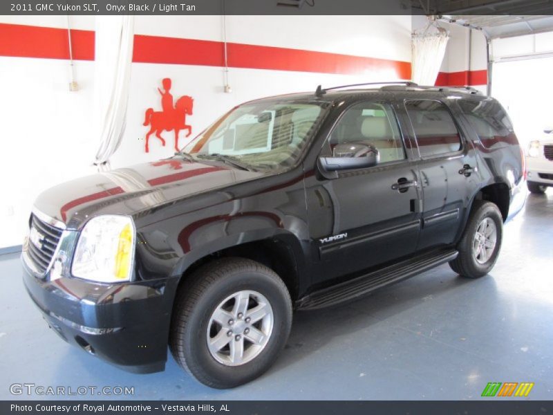 Onyx Black / Light Tan 2011 GMC Yukon SLT
