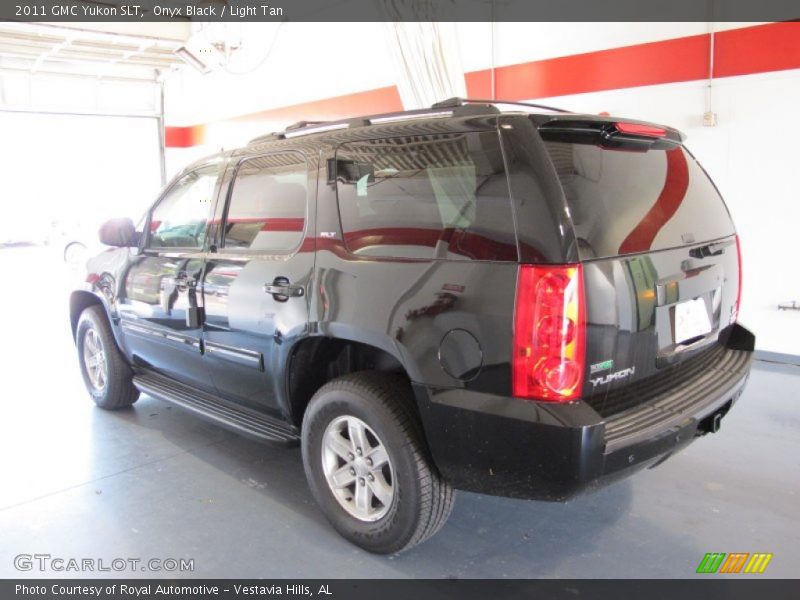 Onyx Black / Light Tan 2011 GMC Yukon SLT