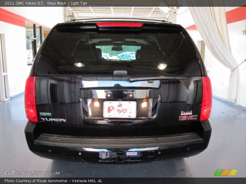Onyx Black / Light Tan 2011 GMC Yukon SLT