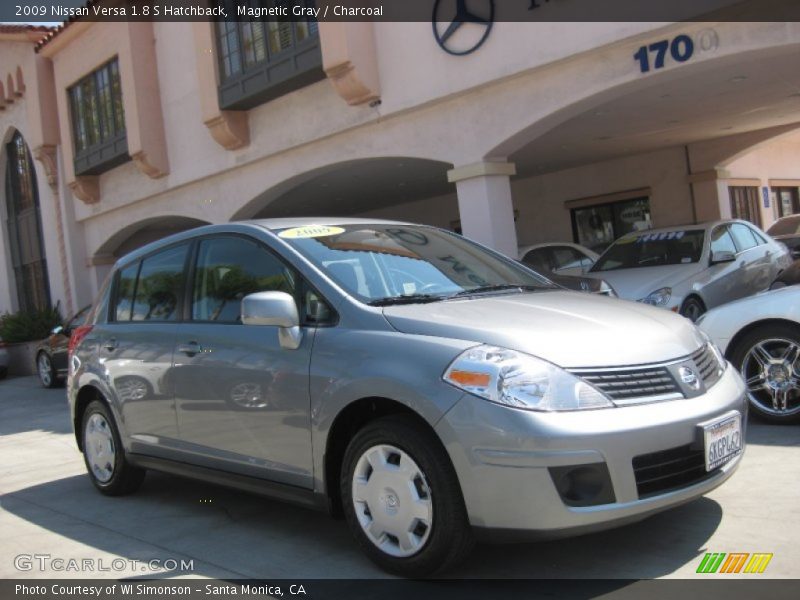 Magnetic Gray / Charcoal 2009 Nissan Versa 1.8 S Hatchback