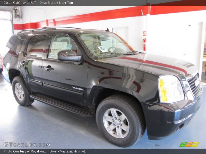 Onyx Black / Light Tan 2011 GMC Yukon SLT
