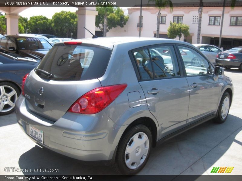 Magnetic Gray / Charcoal 2009 Nissan Versa 1.8 S Hatchback