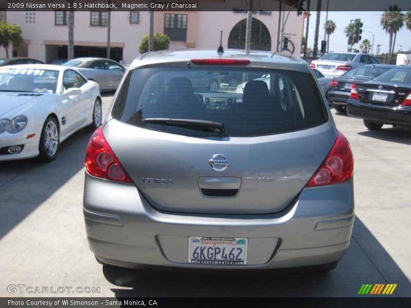 Magnetic Gray / Charcoal 2009 Nissan Versa 1.8 S Hatchback