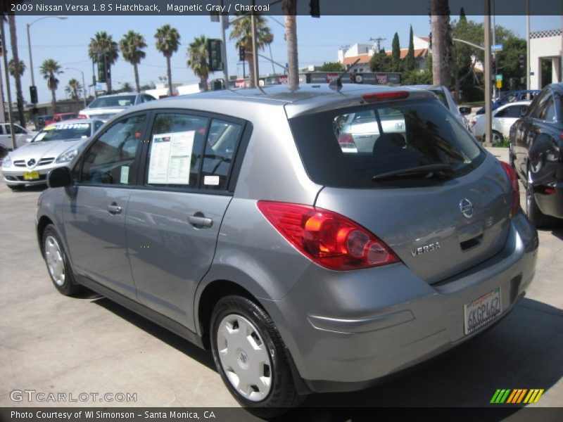 Magnetic Gray / Charcoal 2009 Nissan Versa 1.8 S Hatchback