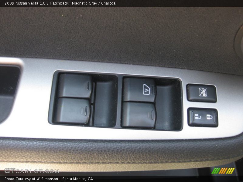 Magnetic Gray / Charcoal 2009 Nissan Versa 1.8 S Hatchback