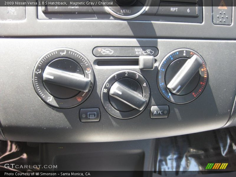 Magnetic Gray / Charcoal 2009 Nissan Versa 1.8 S Hatchback