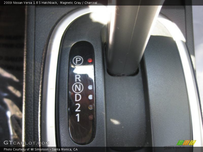 Magnetic Gray / Charcoal 2009 Nissan Versa 1.8 S Hatchback