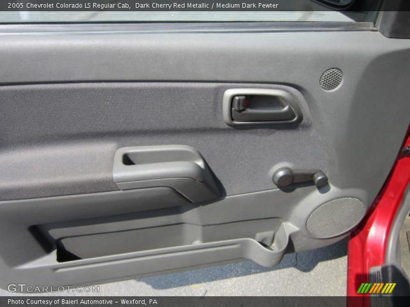 Door Panel of 2005 Colorado LS Regular Cab
