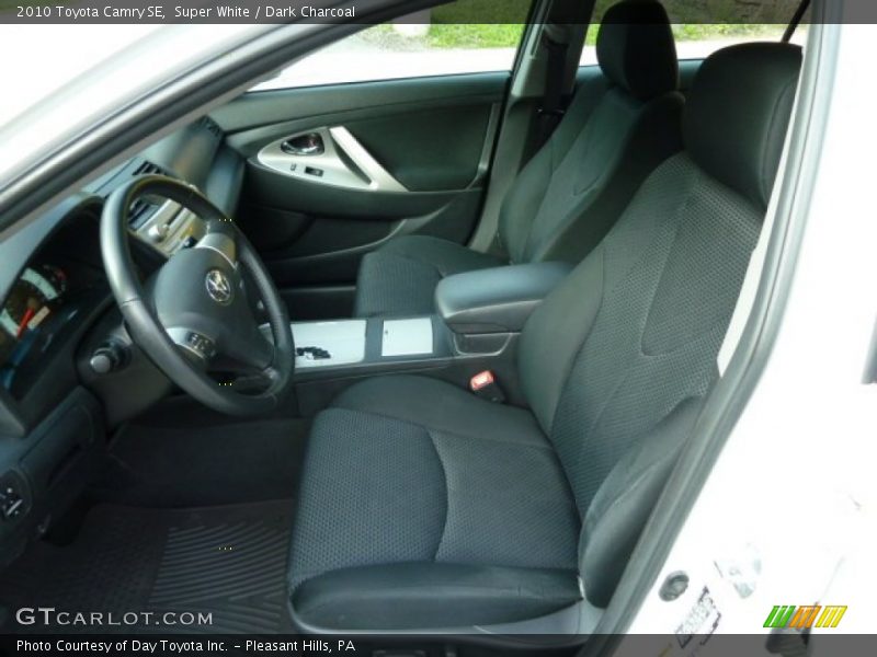Super White / Dark Charcoal 2010 Toyota Camry SE
