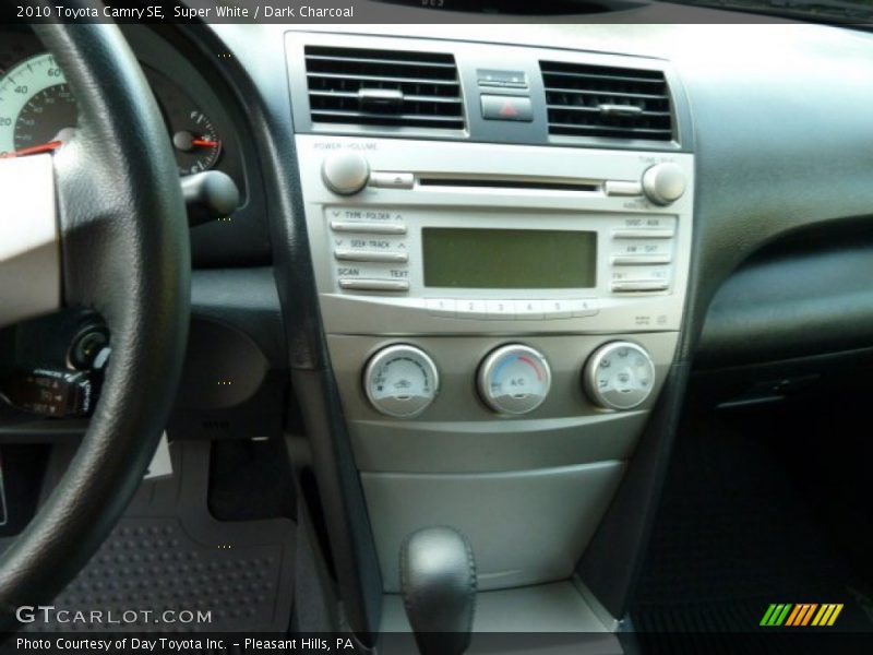 Super White / Dark Charcoal 2010 Toyota Camry SE