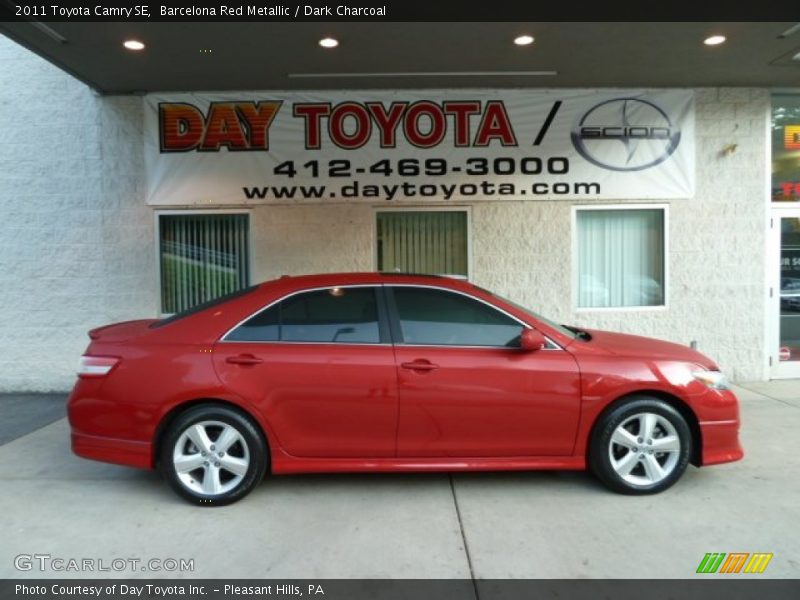 Barcelona Red Metallic / Dark Charcoal 2011 Toyota Camry SE