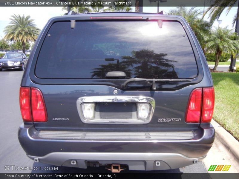 Charcoal Blue Metallic / Medium Parchment 2001 Lincoln Navigator 4x4