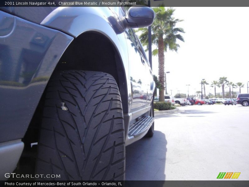 Charcoal Blue Metallic / Medium Parchment 2001 Lincoln Navigator 4x4
