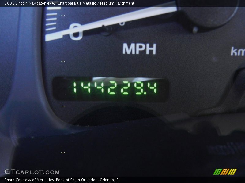 Charcoal Blue Metallic / Medium Parchment 2001 Lincoln Navigator 4x4