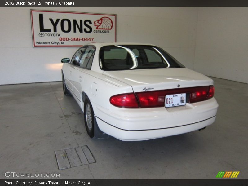 White / Graphite 2003 Buick Regal LS