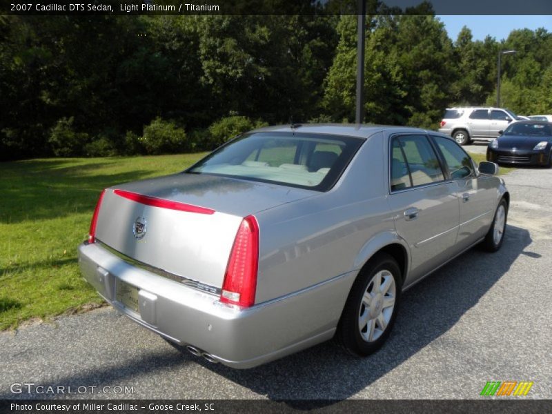 Light Platinum / Titanium 2007 Cadillac DTS Sedan