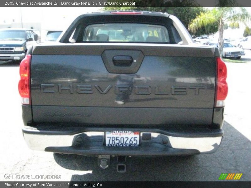 Dark Gray Metallic / Gray/Dark Charcoal 2005 Chevrolet Avalanche LS