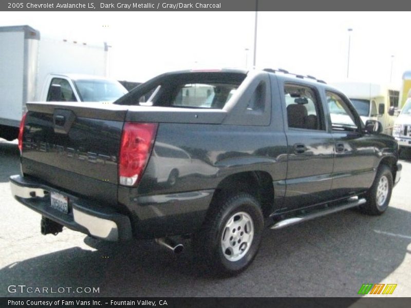 Dark Gray Metallic / Gray/Dark Charcoal 2005 Chevrolet Avalanche LS