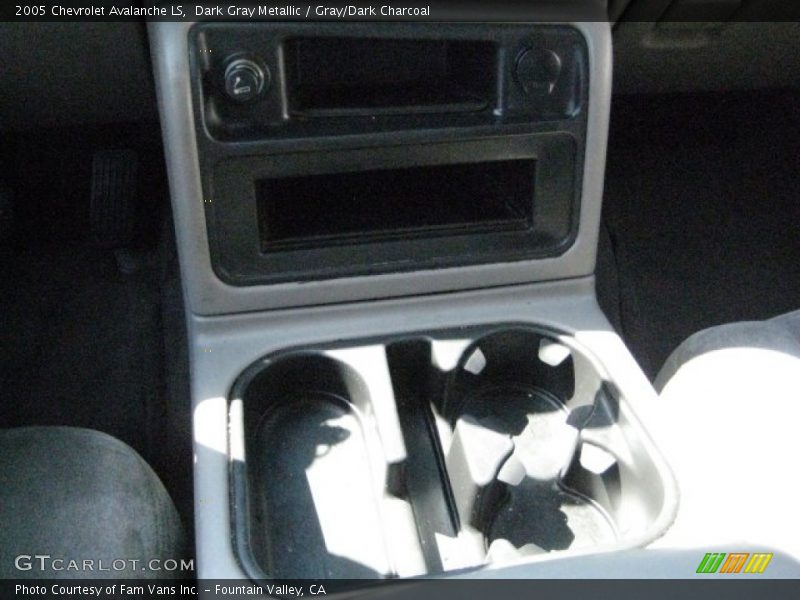 Dark Gray Metallic / Gray/Dark Charcoal 2005 Chevrolet Avalanche LS