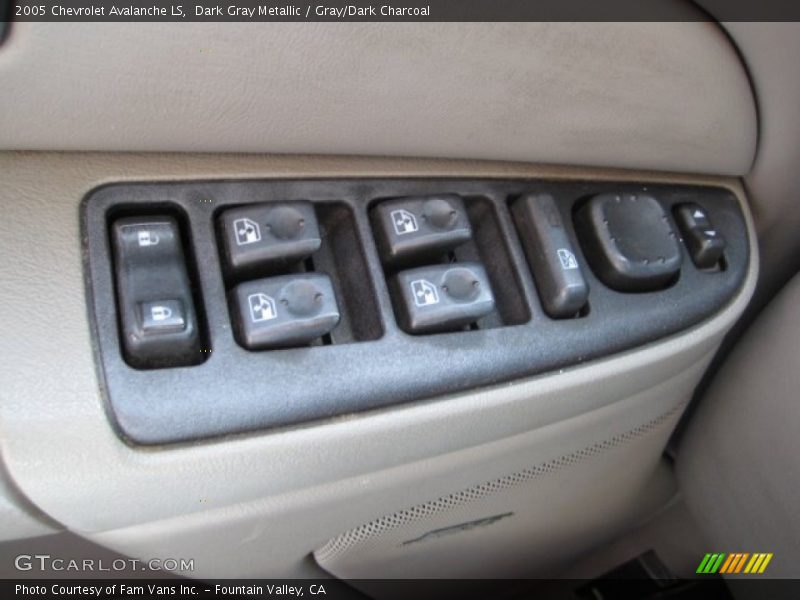 Dark Gray Metallic / Gray/Dark Charcoal 2005 Chevrolet Avalanche LS