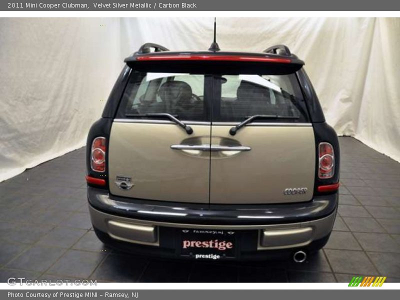 Velvet Silver Metallic / Carbon Black 2011 Mini Cooper Clubman
