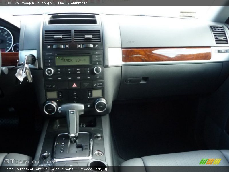 Black / Anthracite 2007 Volkswagen Touareg V6