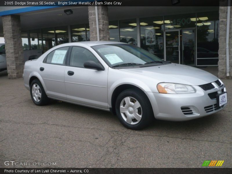 Bright Silver Metallic / Dark Slate Gray 2005 Dodge Stratus SE Sedan