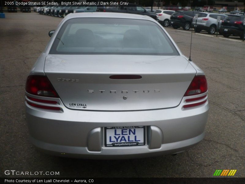 Bright Silver Metallic / Dark Slate Gray 2005 Dodge Stratus SE Sedan