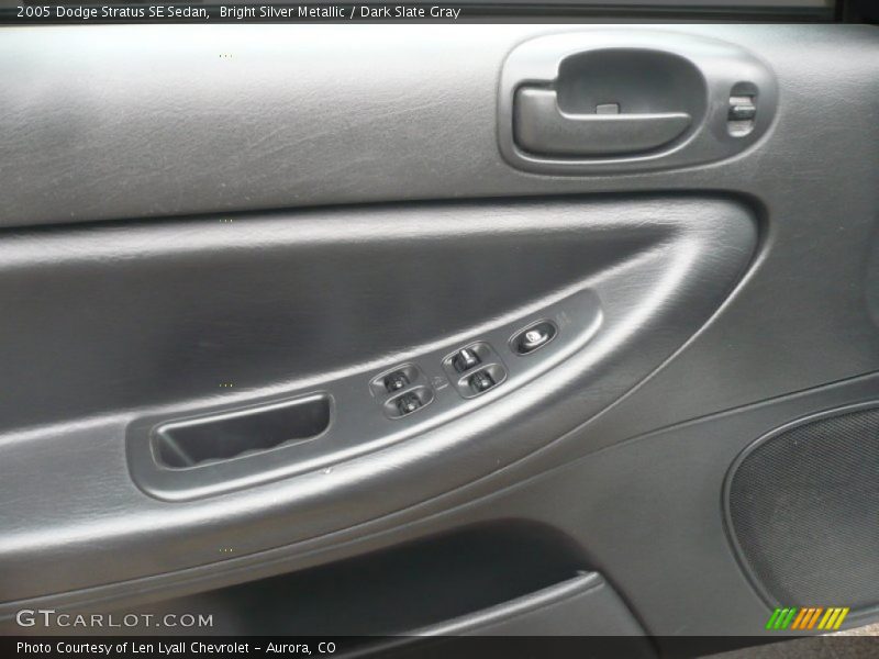 Bright Silver Metallic / Dark Slate Gray 2005 Dodge Stratus SE Sedan