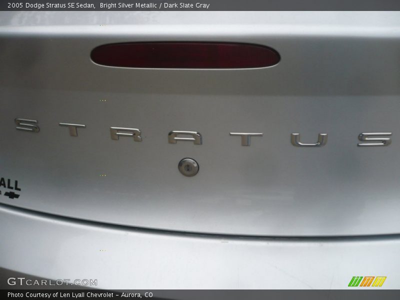 Bright Silver Metallic / Dark Slate Gray 2005 Dodge Stratus SE Sedan
