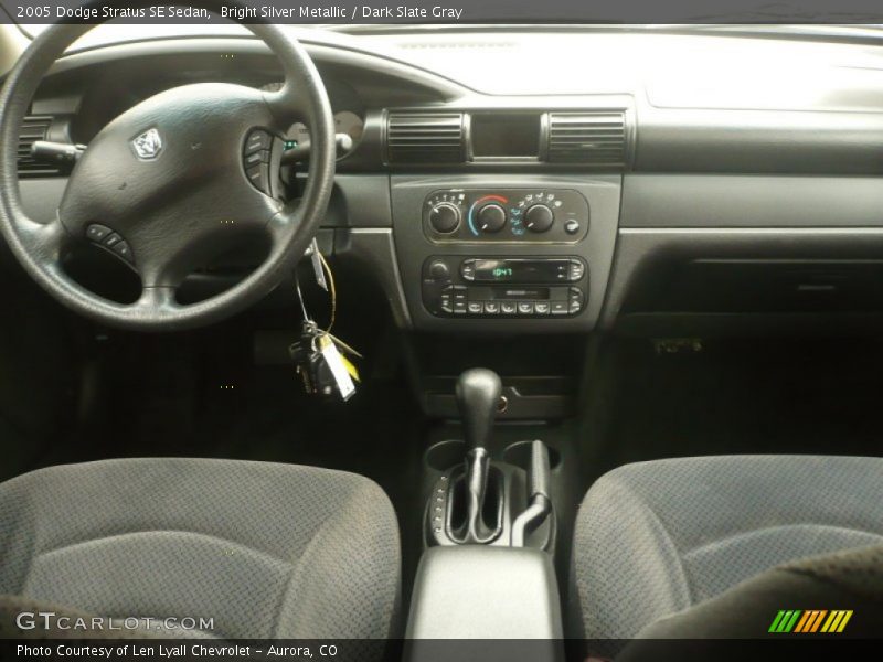 Bright Silver Metallic / Dark Slate Gray 2005 Dodge Stratus SE Sedan