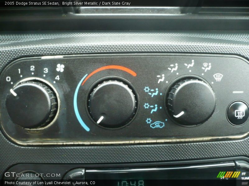 Controls of 2005 Stratus SE Sedan
