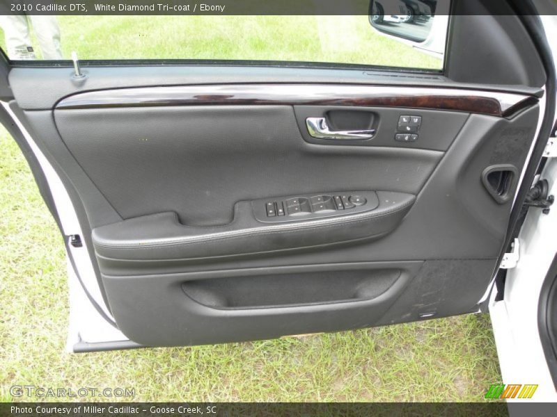 White Diamond Tri-coat / Ebony 2010 Cadillac DTS