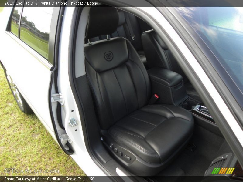 White Diamond Tri-coat / Ebony 2010 Cadillac DTS