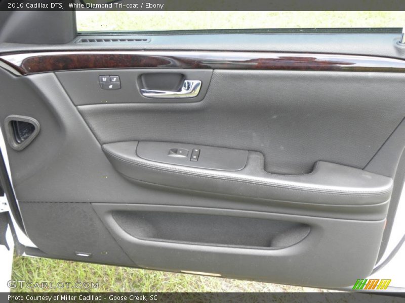 White Diamond Tri-coat / Ebony 2010 Cadillac DTS