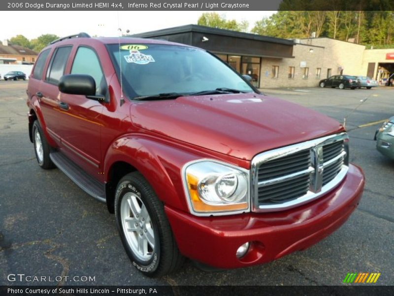 Front 3/4 View of 2006 Durango Limited HEMI 4x4