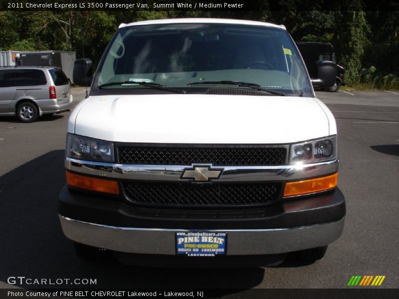 Summit White / Medium Pewter 2011 Chevrolet Express LS 3500 Passenger Van