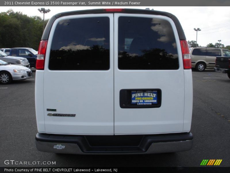 Summit White / Medium Pewter 2011 Chevrolet Express LS 3500 Passenger Van