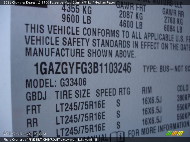Summit White / Medium Pewter 2011 Chevrolet Express LS 3500 Passenger Van