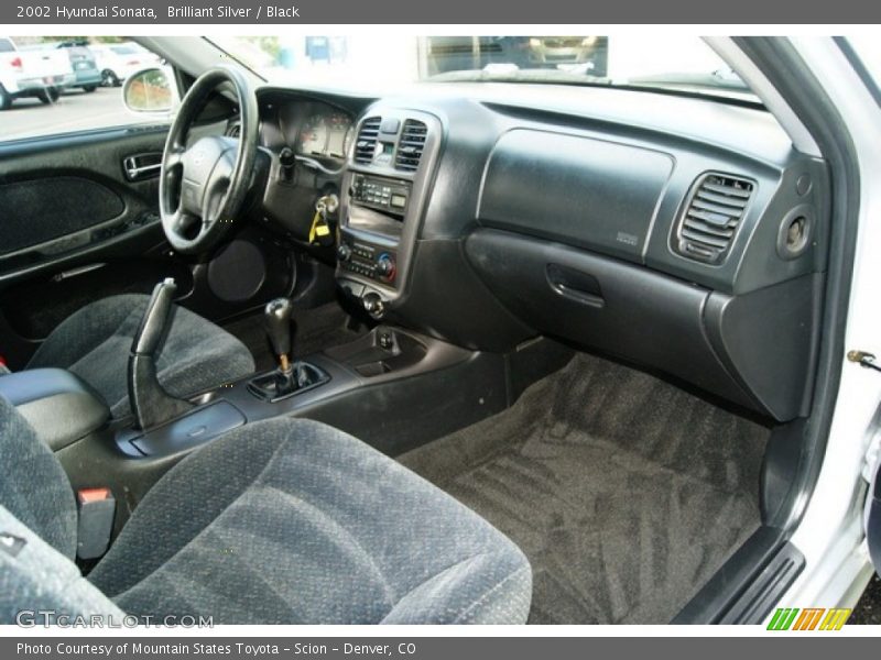 Brilliant Silver / Black 2002 Hyundai Sonata