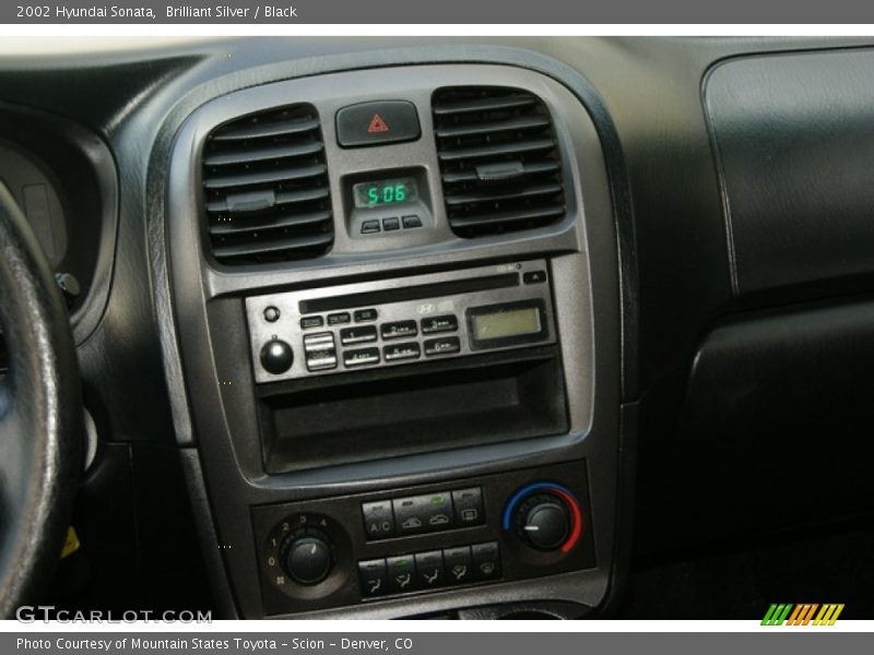 Brilliant Silver / Black 2002 Hyundai Sonata