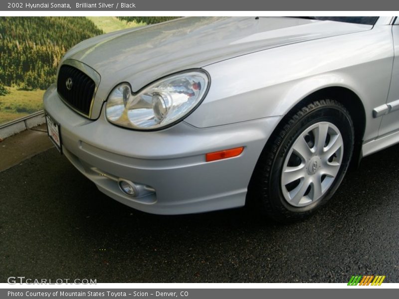 Brilliant Silver / Black 2002 Hyundai Sonata