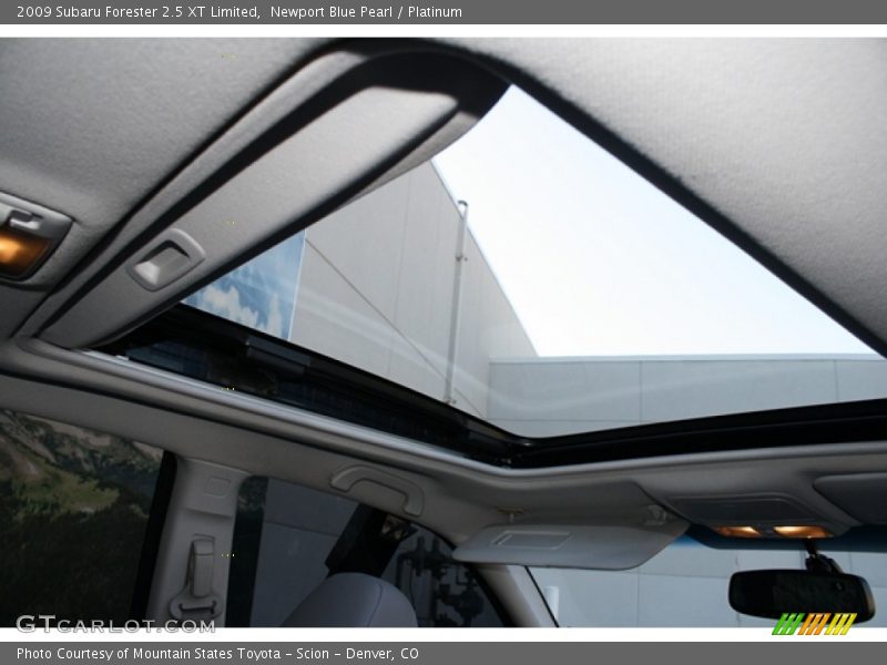 Sunroof of 2009 Forester 2.5 XT Limited