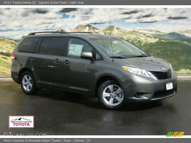 Cypress Green Pearl / Light Gray 2011 Toyota Sienna LE