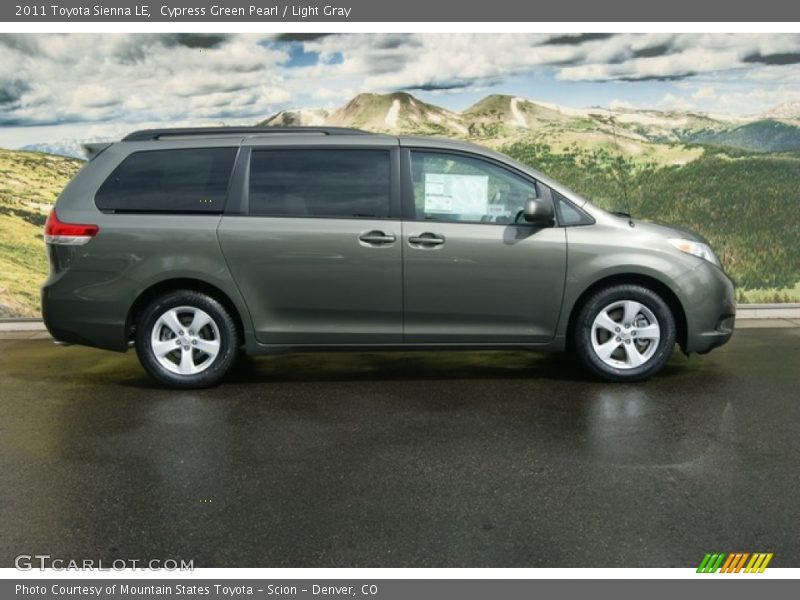 Cypress Green Pearl / Light Gray 2011 Toyota Sienna LE